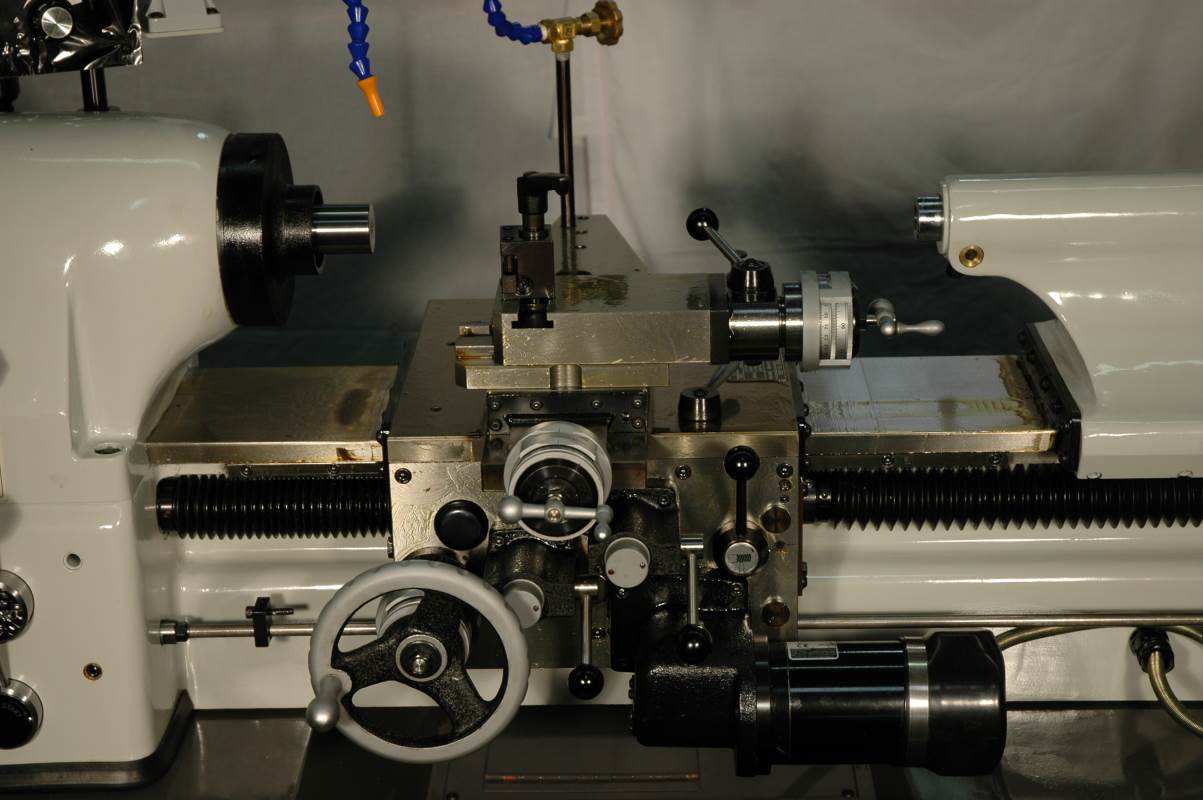 Victor 6" x 18" Electronic Variable Speed Tool Room Lathe, 618EVS