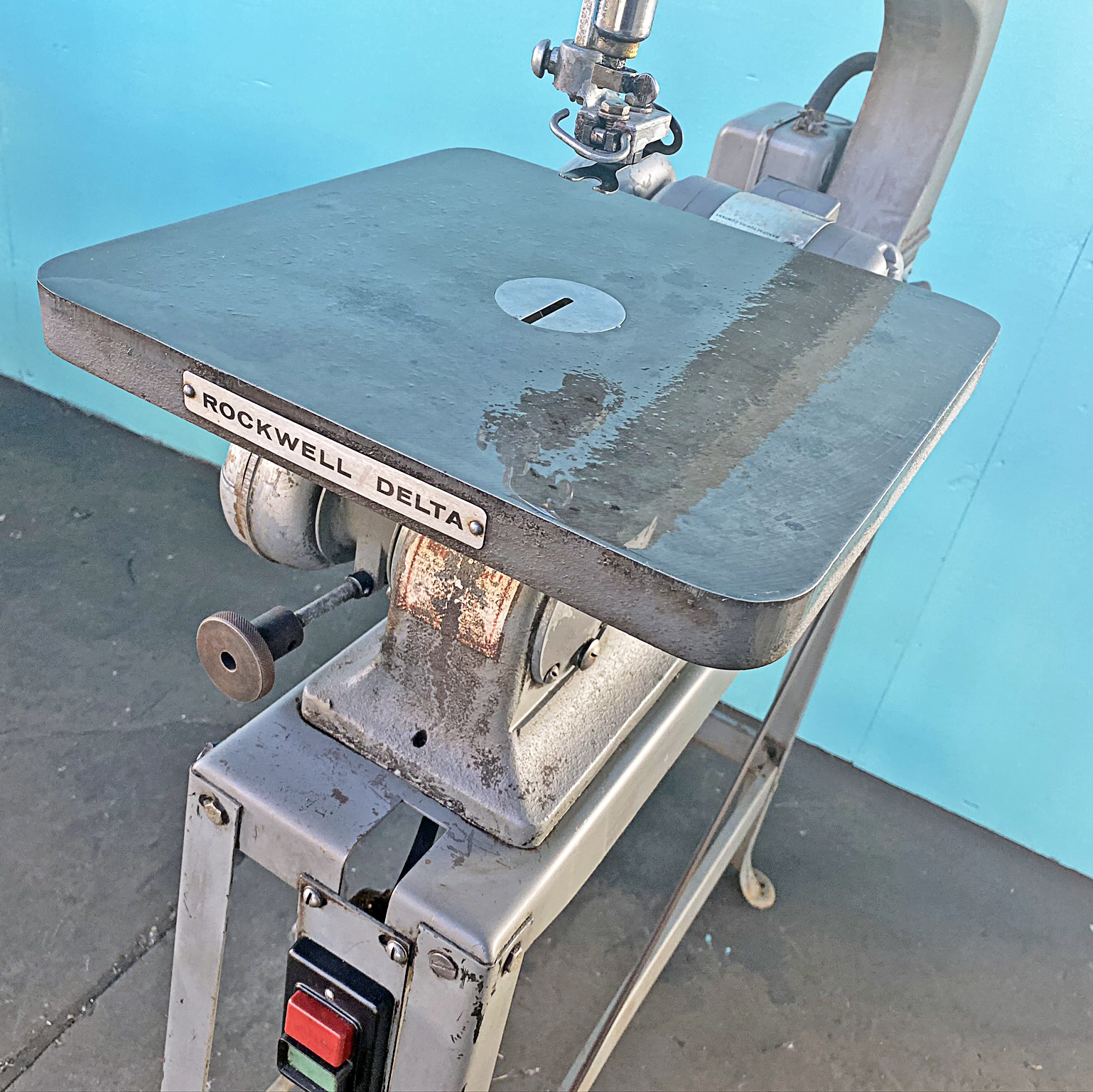 Details about   Vintage 24" Delta Milwaukee Scroll Saw 40-440 Table Tilt Trunnions & Index Scale 