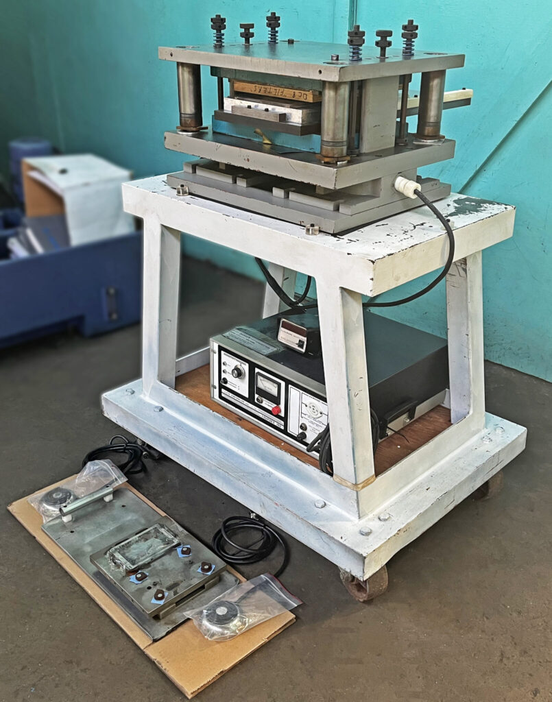 Lourdes Industries 5 1/2 Tons Electric Punch Press with Controller