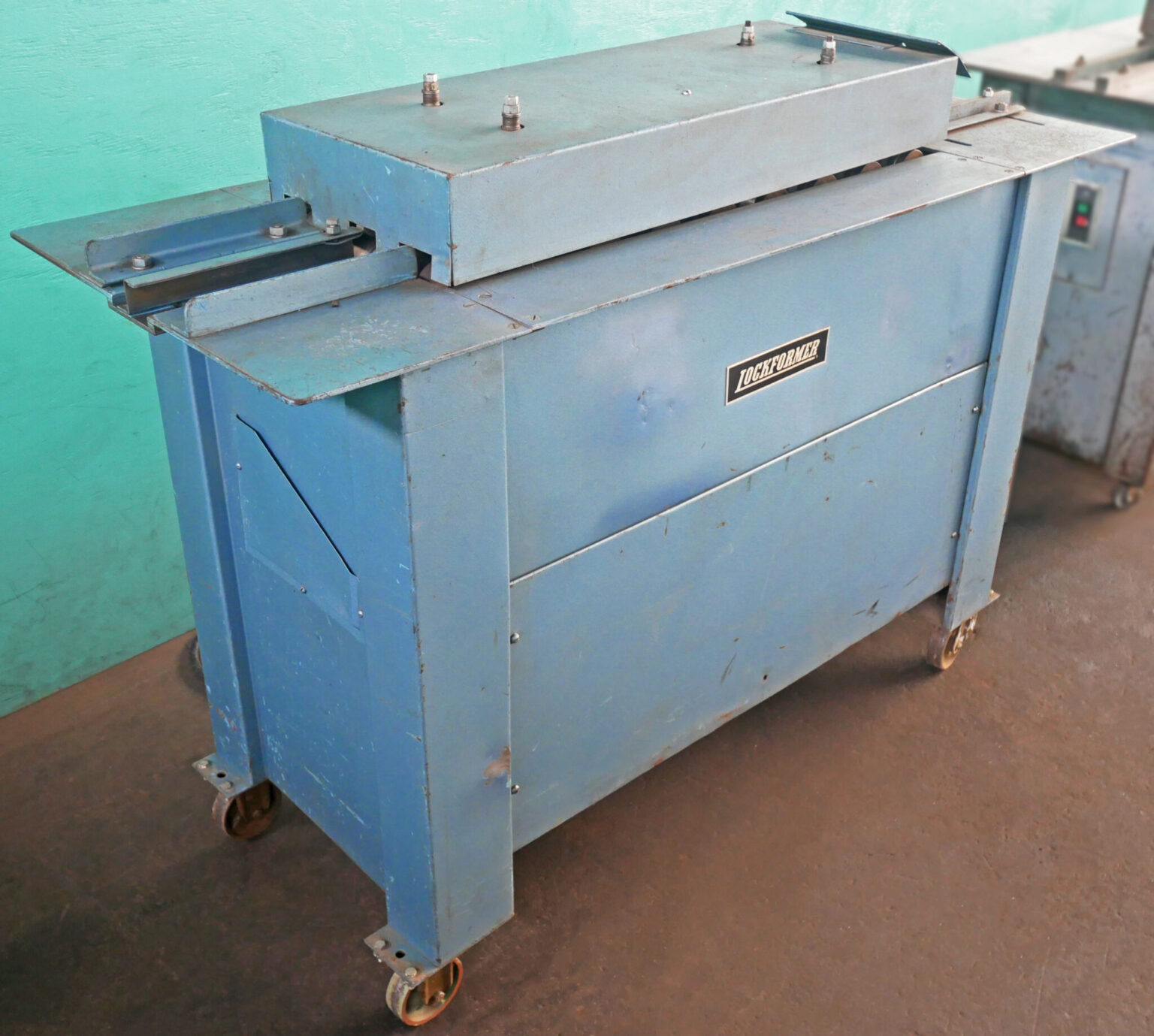 Lockformer 22 Gauge Cleatformer Flat SSlip and Drive Machine, 8900