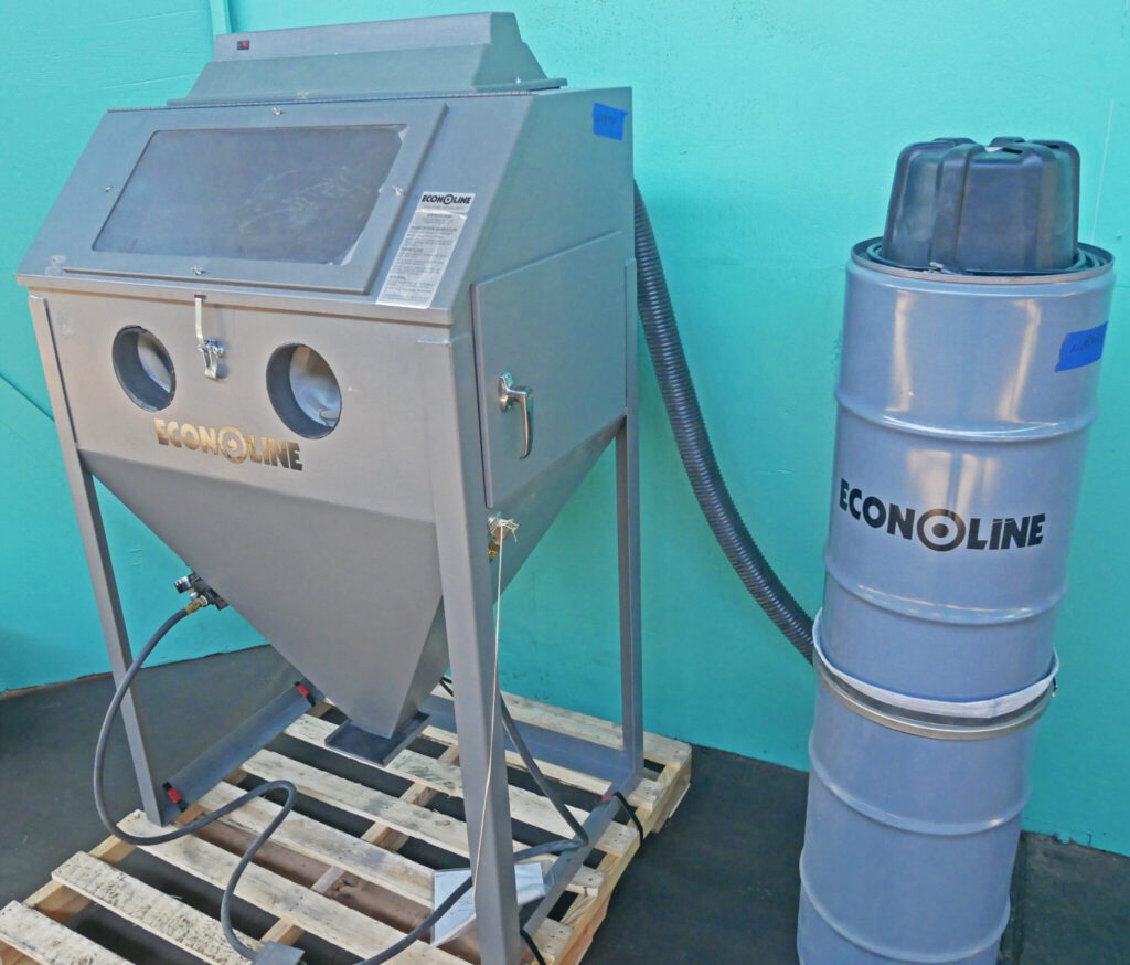 Econoline 36" x 24" Sandblaster with Dust Collector, 361 Norman