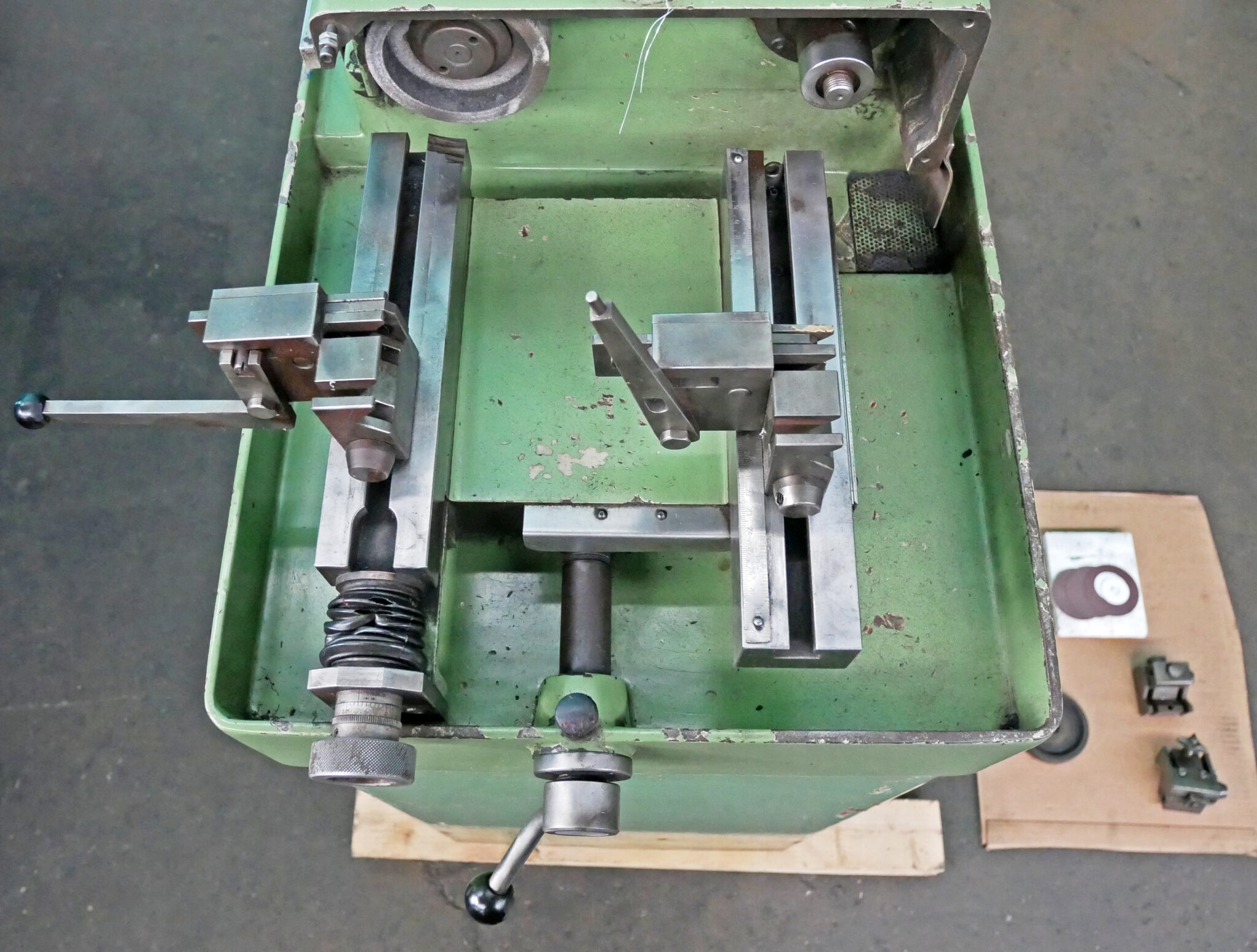9924-DME-ToolGrinder-4