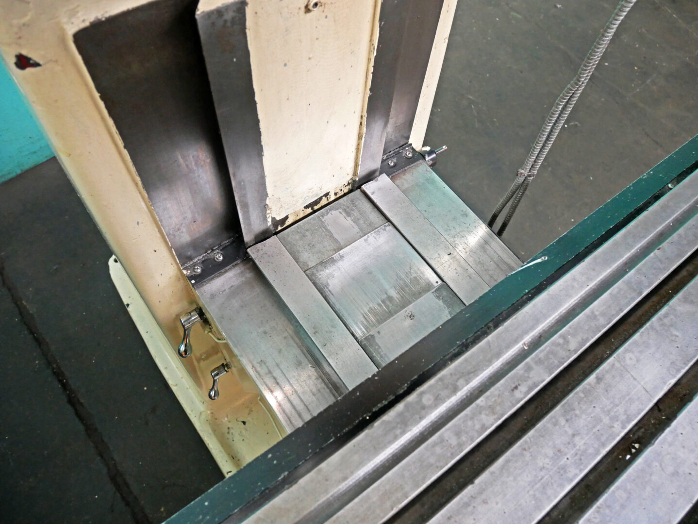 Chevalier 10" x 50" Vertical Milling Machine, FM-3VK - Image 11
