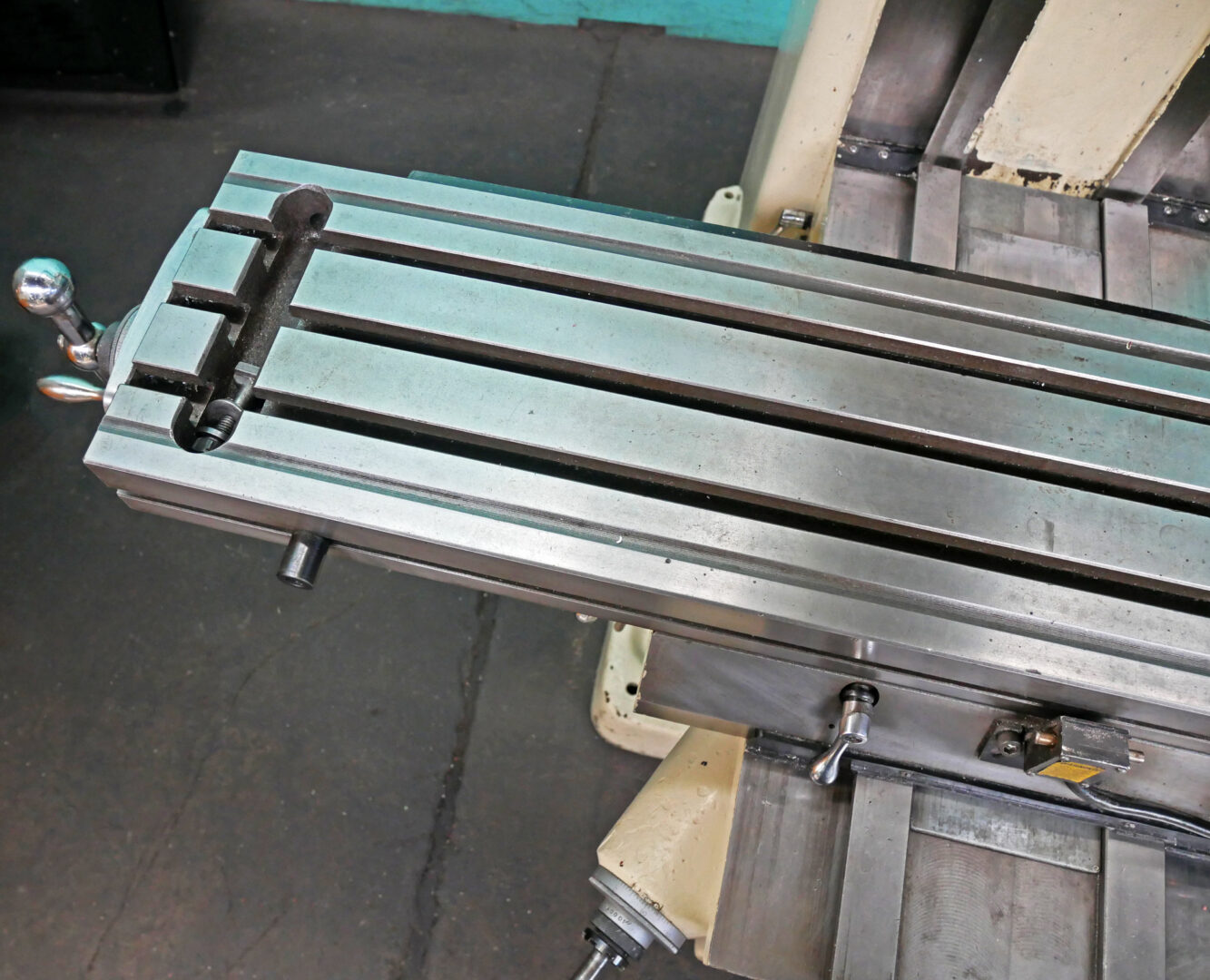 Chevalier 10" x 50" Vertical Milling Machine, FM-3VK - Image 6