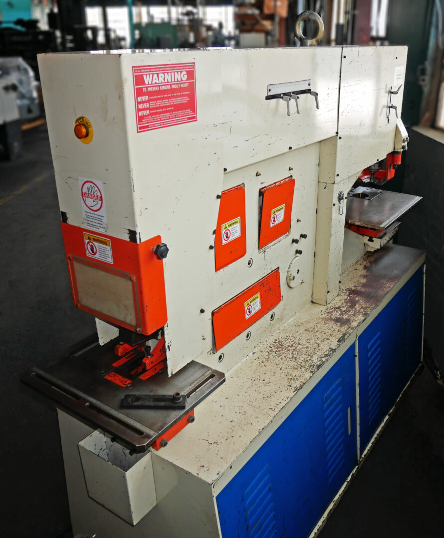 Sunrise 66 Ton Hydraulic Dual-Station Ironworker, IW-66SD - Image 11