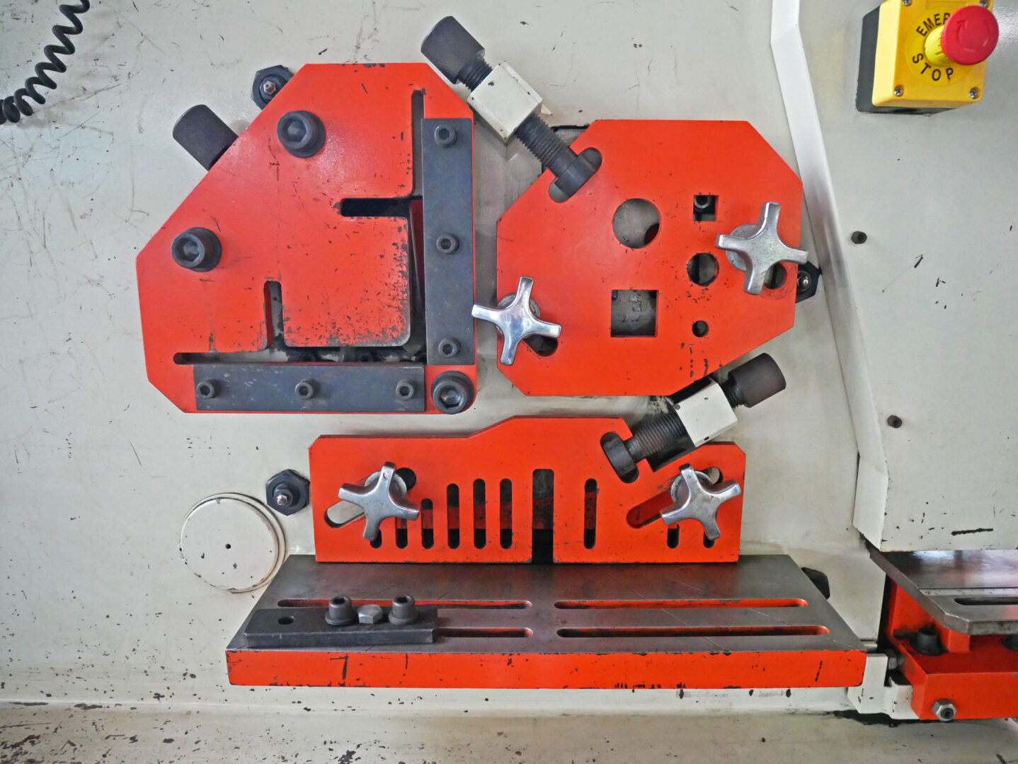 Sunrise 66 Ton Hydraulic Dual-Station Ironworker, IW-66SD - Image 5