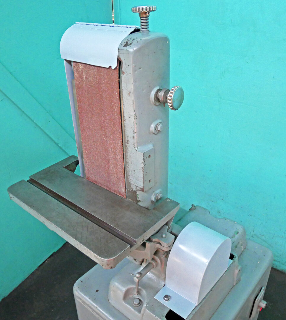 Rockwell Delta 6" x 48" Belt Sander - Image 3