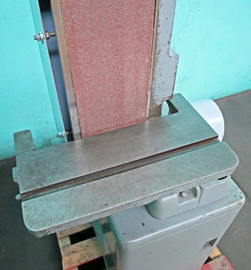 Rockwell Delta 6" x 48" Belt Sander - Image 4