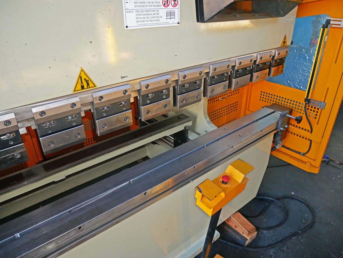 U.S. Industrial 13' x 155 Ton Hydraulic Press Brake, US15513AC - Image 6