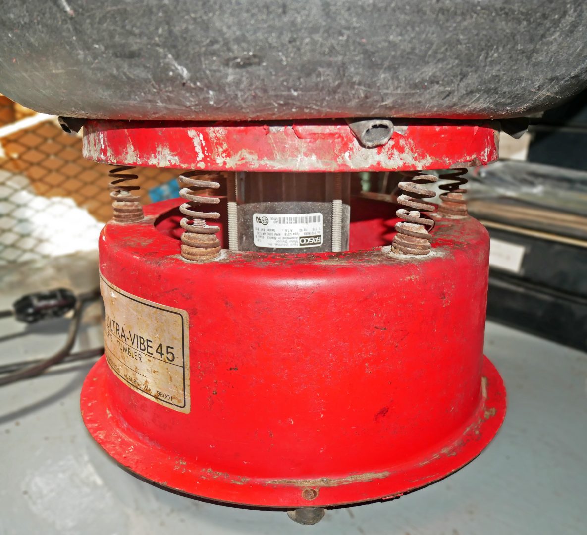 Thumler's Tumbler Vibratory Tumbler, Ultravibe 45 - Image 5