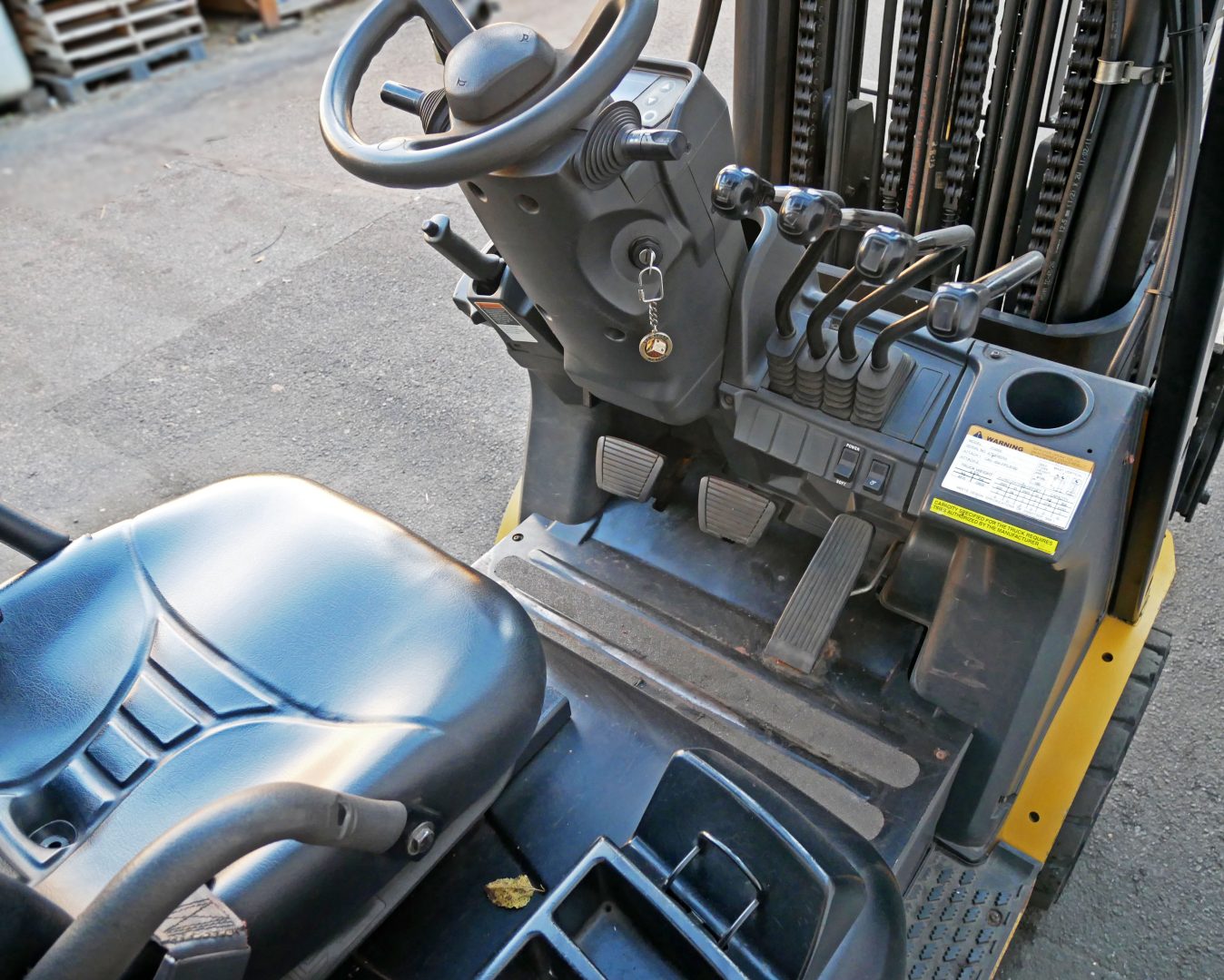 Caterpillar 6,500 lb. Capacity Cushion Tire Forklift, 2C6500 - Image 9